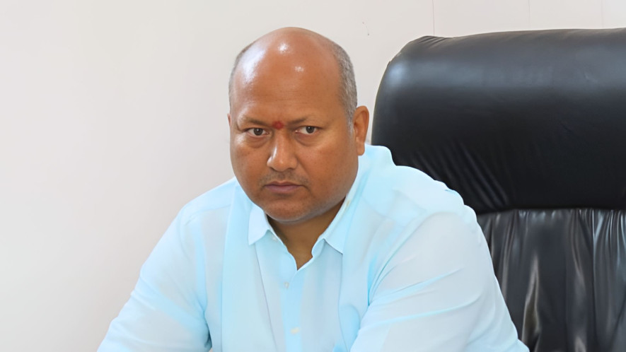 मैथिली भाषामा शपथ लिएर मुख्यमन्त्रीको काम थाले सतिश सिंहले